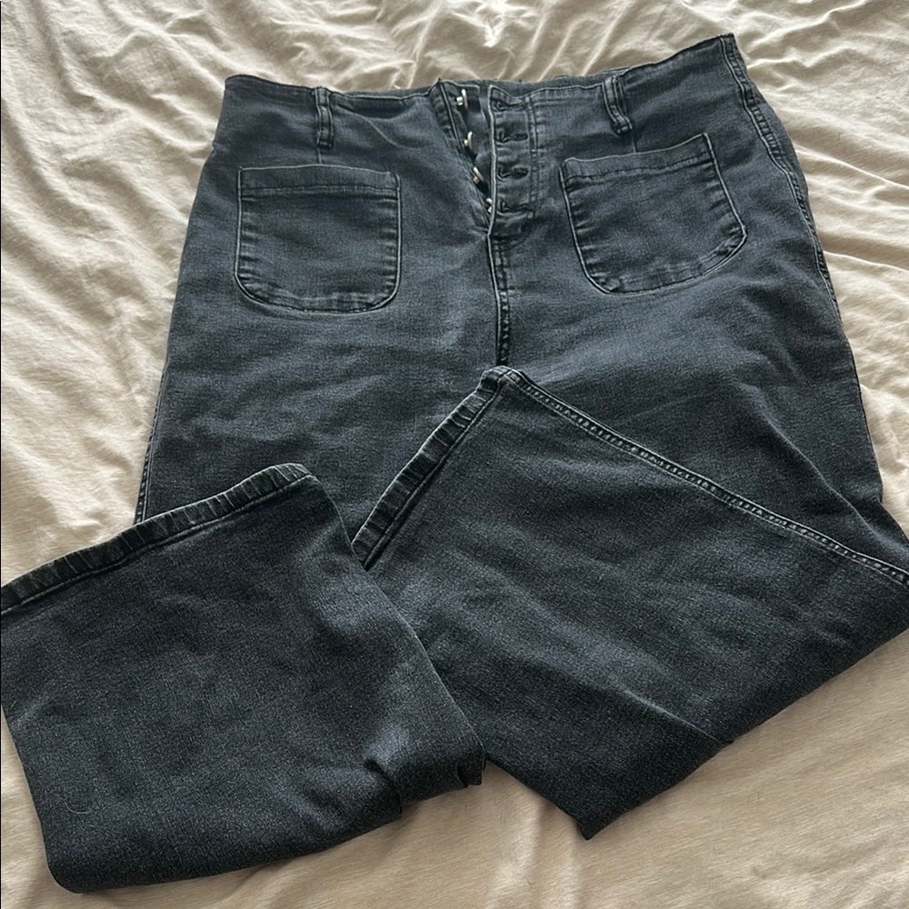 Gray Ankle Cropped Jeans with Classic Style